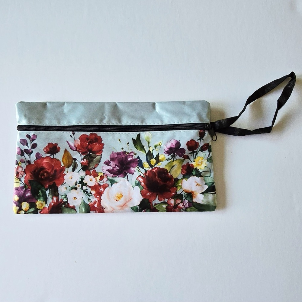 💚Free Flower Makeup Bag
